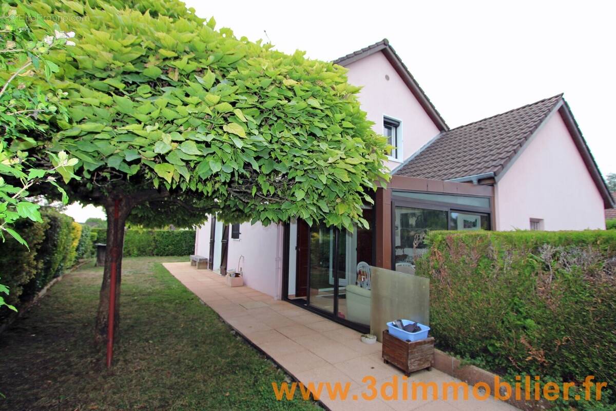 MAISON A VENDRE LONS-LE-SAUNIER SUD - Maison à LONS-LE-SAUNIER
