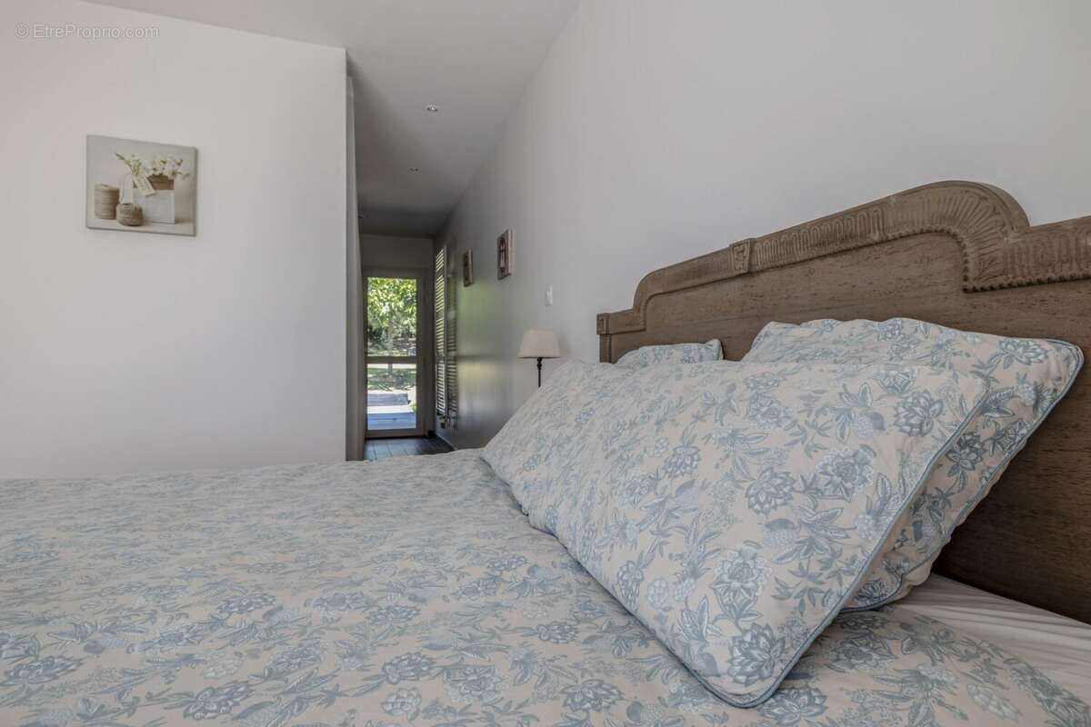 Maison 156 m² à Noyalo  - photo 7