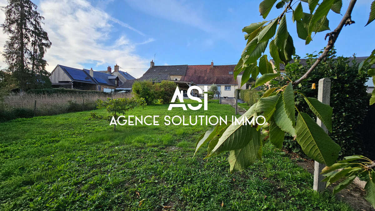 Maison à NEUVILLETTE-EN-CHARNIE