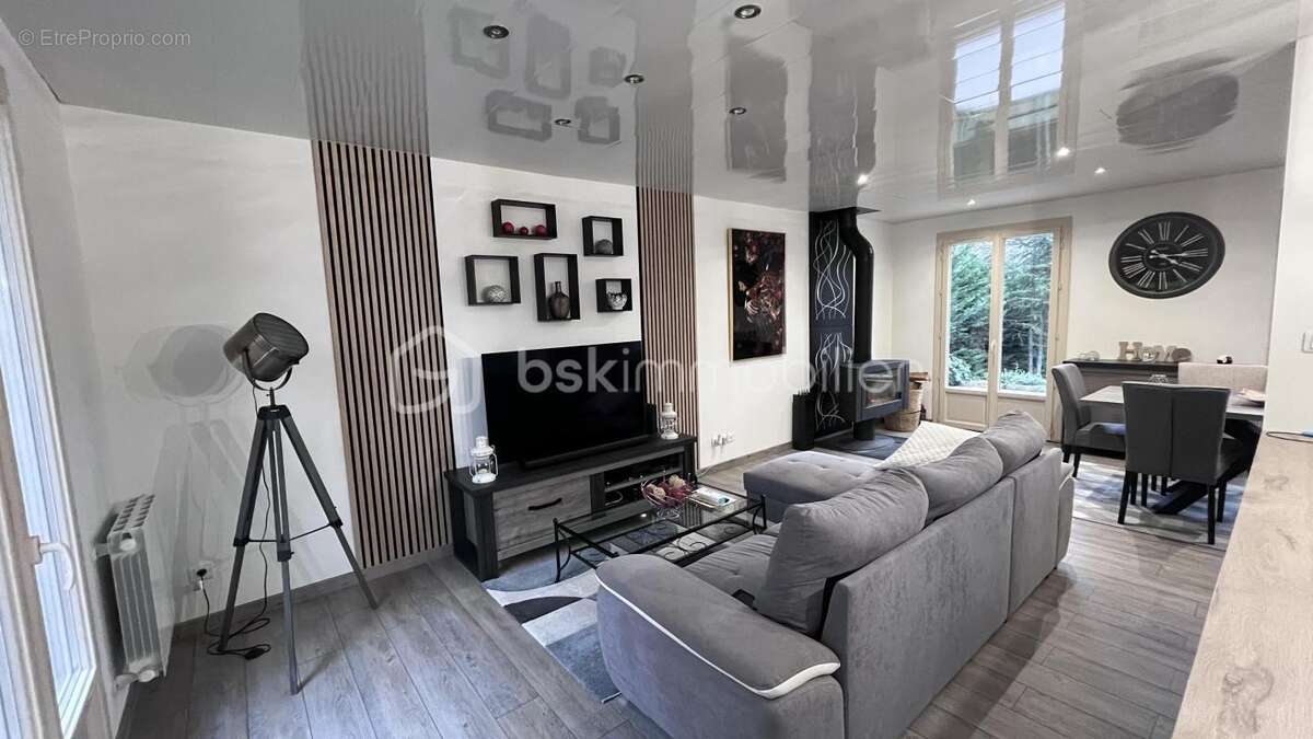 Maison à LE LARDIN-SAINT-LAZARE