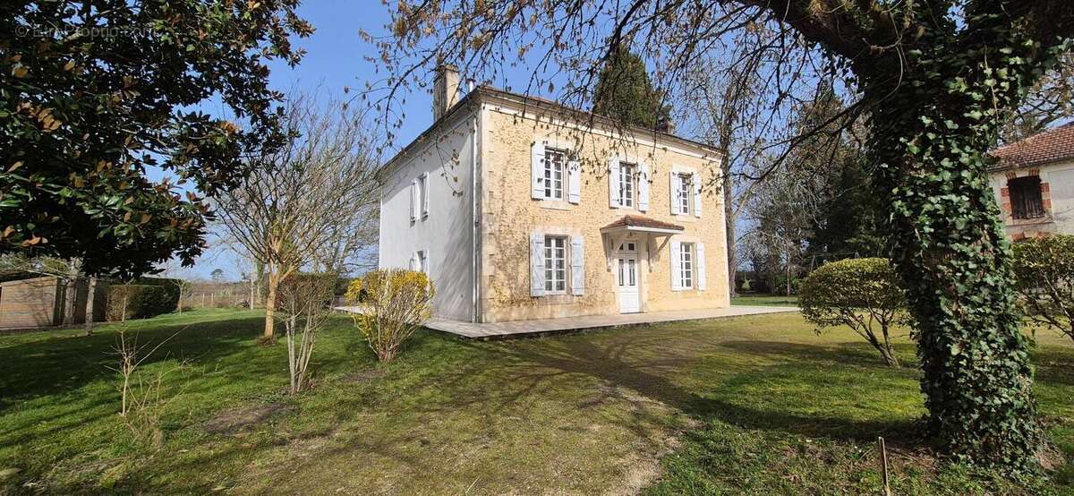 Maison à UCHACQ-ET-PARENTIS