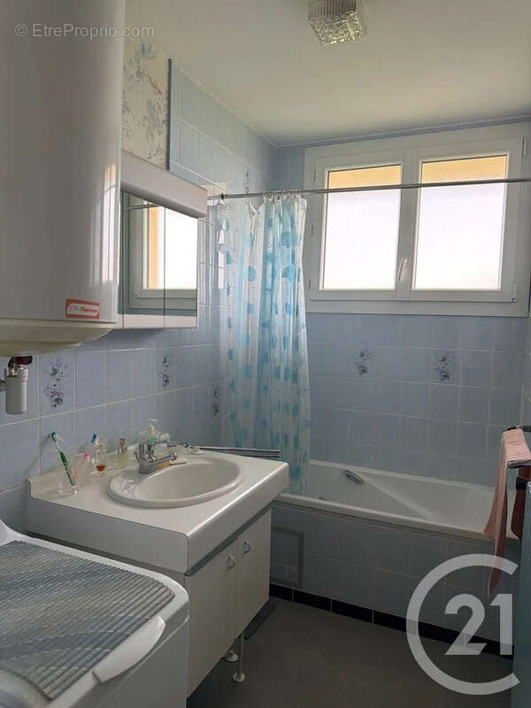 Appartement 76 m² à Annonay  - photo 9