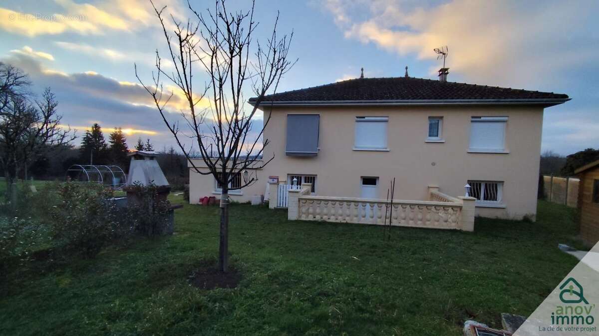 Maison à SAINT-JUNIEN