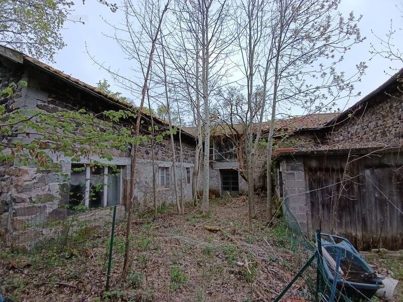 Appartement à FIX-SAINT-GENEYS