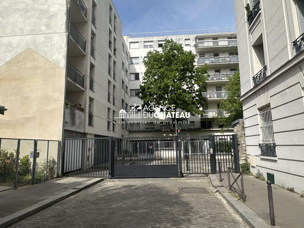 Appartement à PARIS-14E