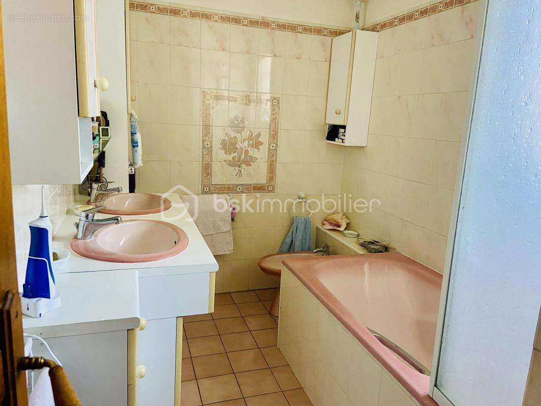HENDAYE – Une maison familiale aux volumes exceptionnels, où tout se vit de plain-pied ! - photo 10