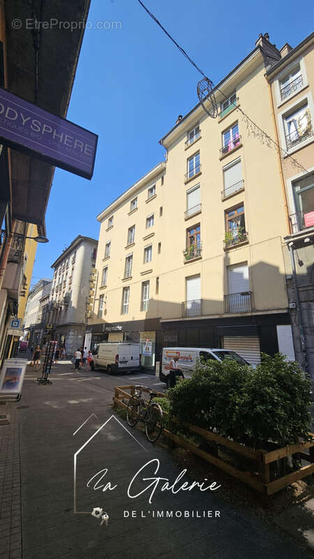 Grand studio hyper centre de grenoble ideal pour investisseur - photo 4