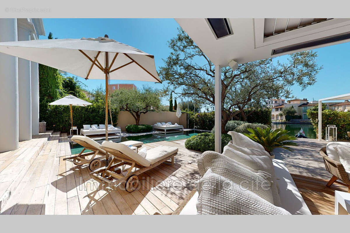 Maison 538 m² à Grimaud  - photo 7
