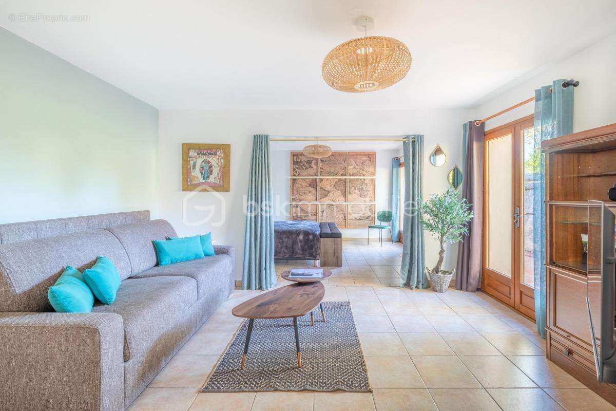 Maison à MONTAUROUX