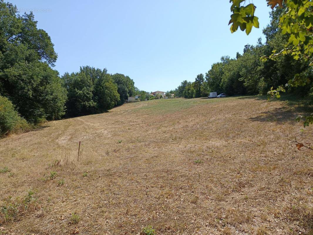 Terrain à SAIX
