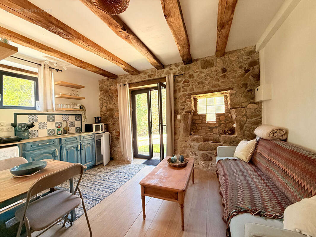 Maison à PIEGUT-PLUVIERS