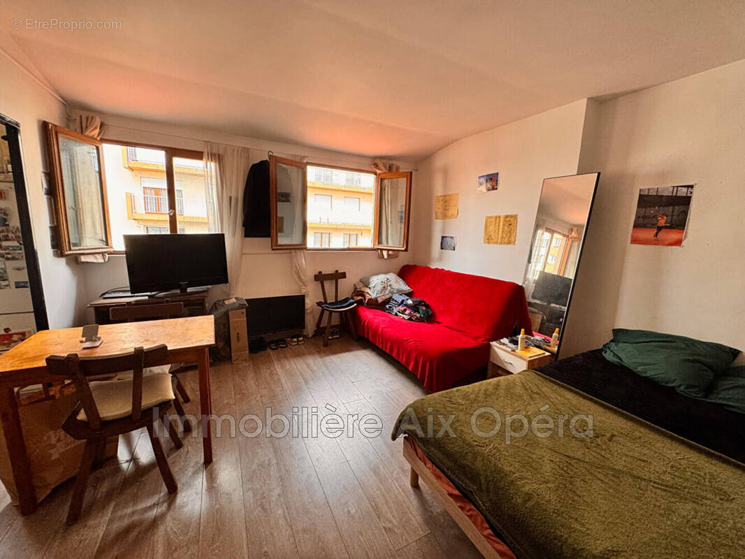 Appartement à MARSEILLE-5E
