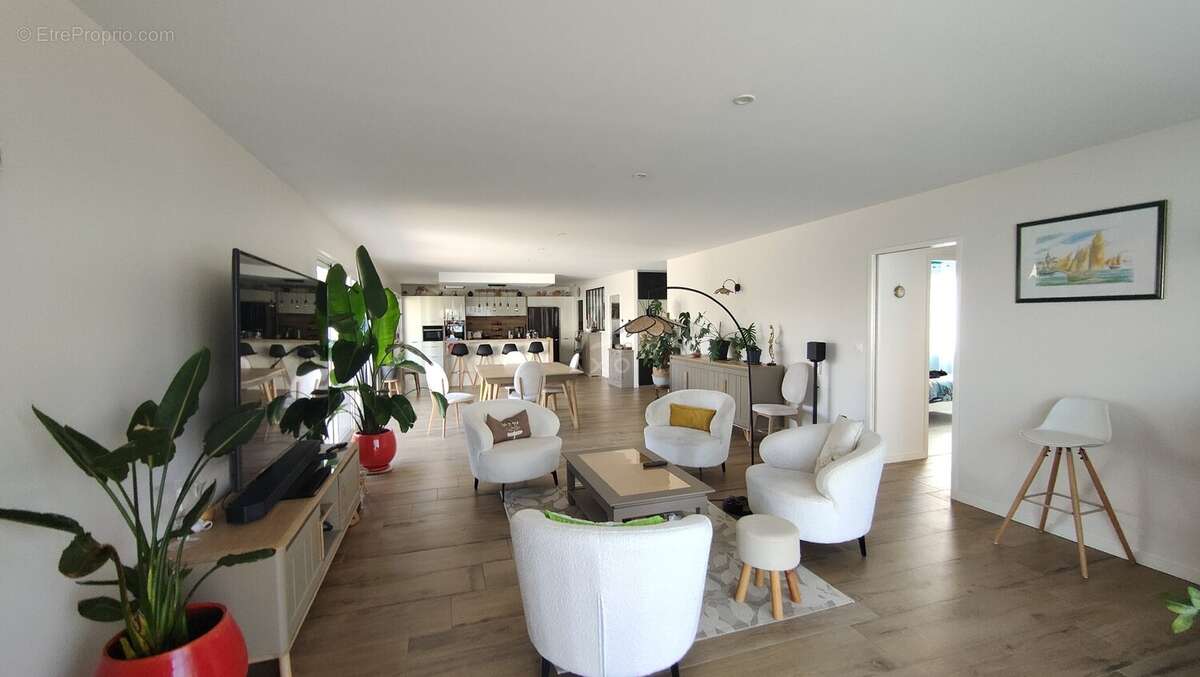 Maison à SAINT-VINCENT-SUR-JARD