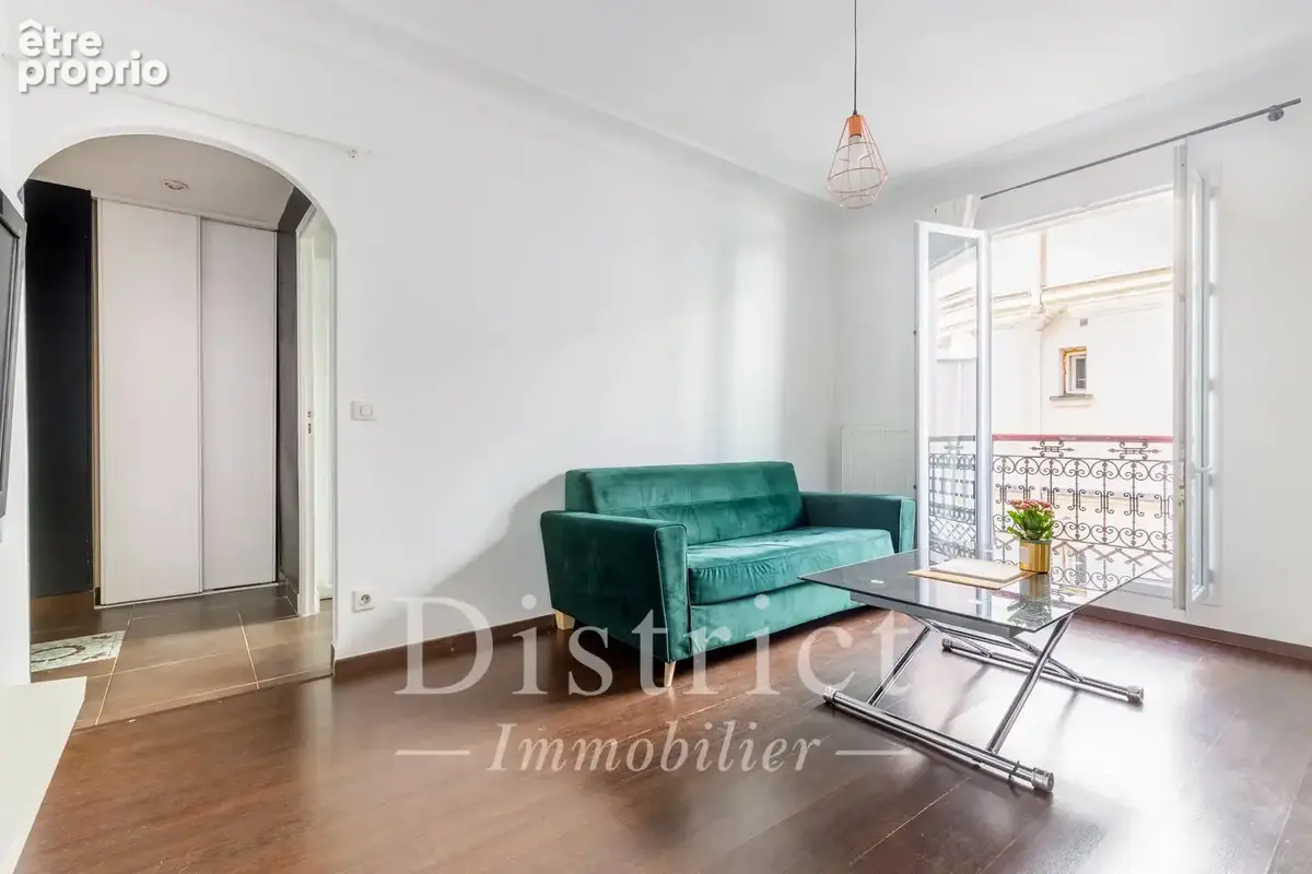 Abbesses - 2 pièces de 39m² en étage élevé. Calme et lumineux! - photo 2