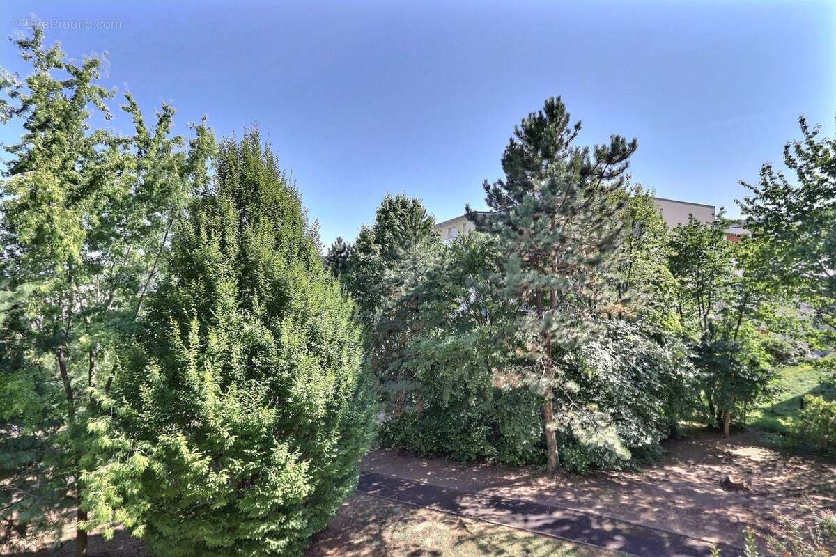 Appartement 80 m² à Clermont-Ferrand  - photo 2