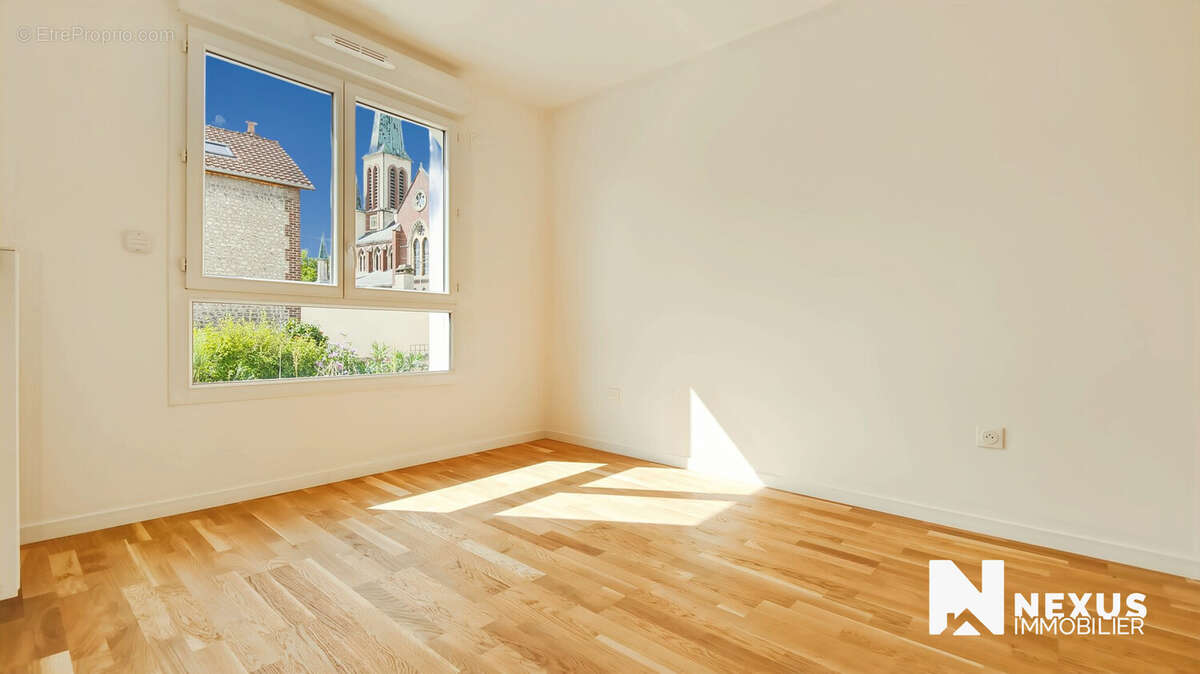 chambre 3 vue église - Maison à SOTTEVILLE-LES-ROUEN