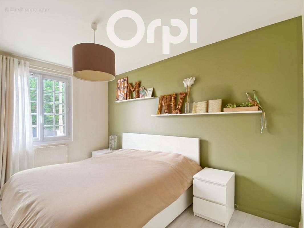 Maison à ESTREES-SAINT-DENIS