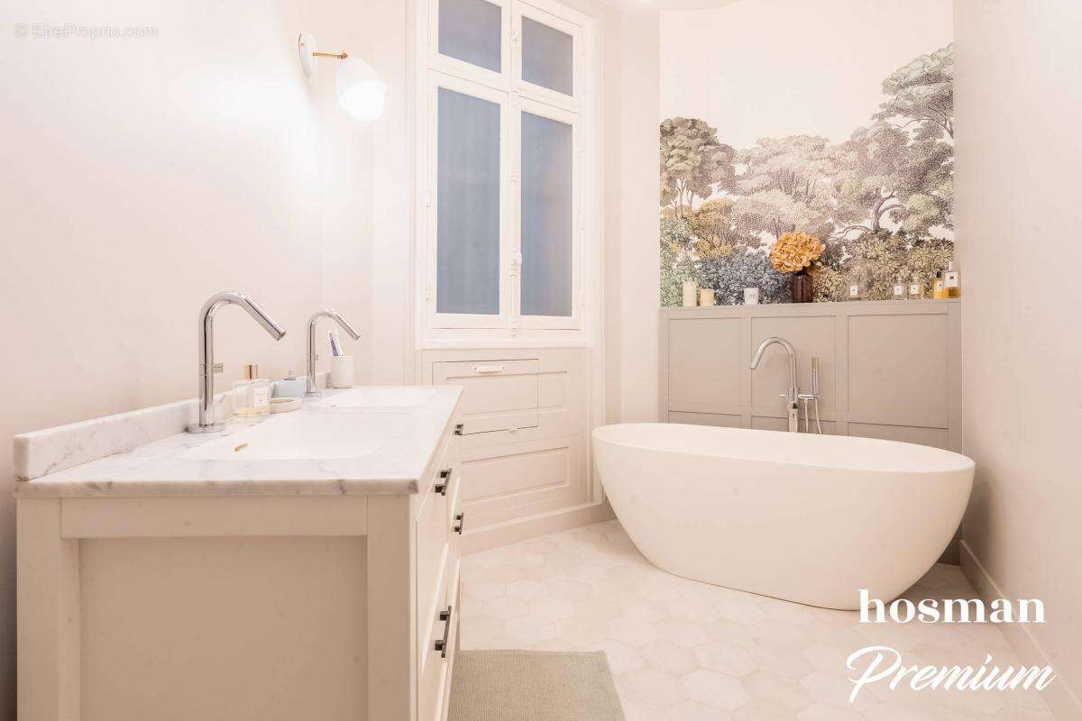 Appartement à NEUILLY-SUR-SEINE