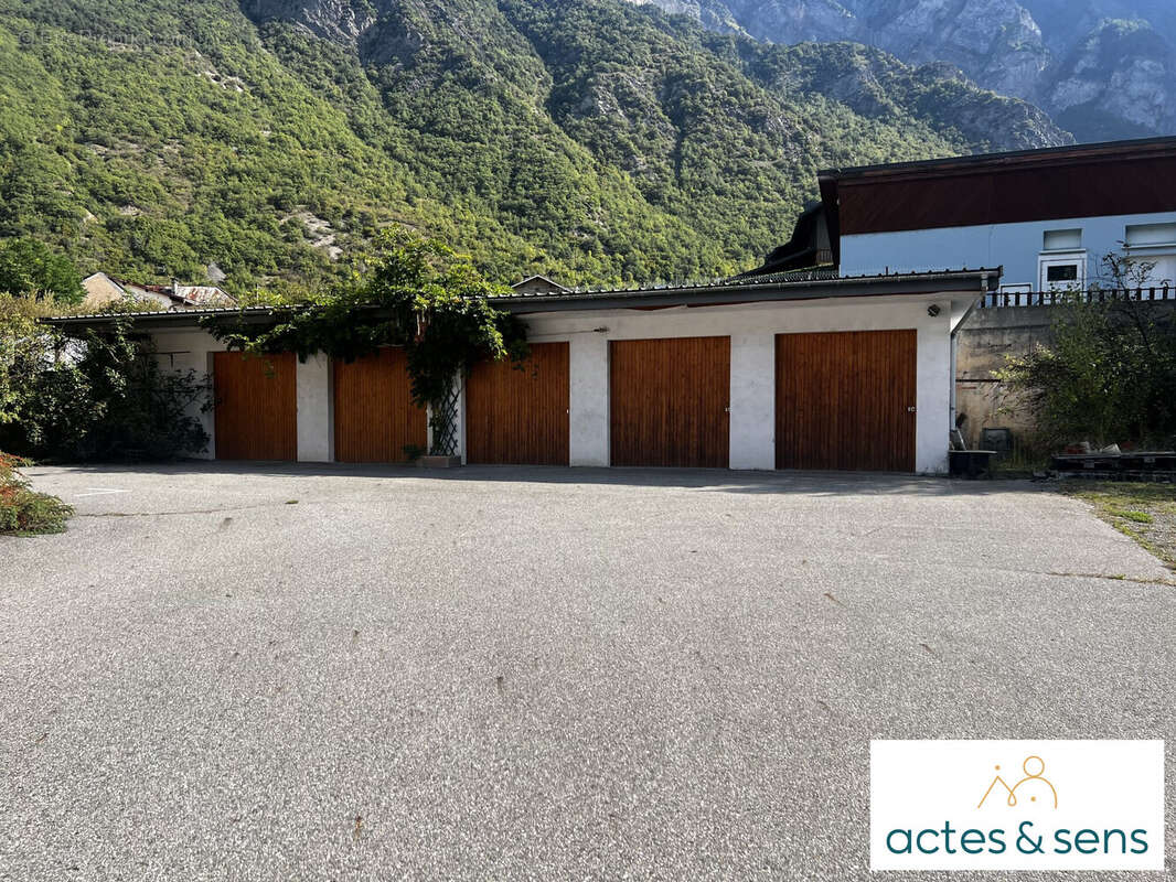 Appartement à SAINT-JULIEN-MONT-DENIS