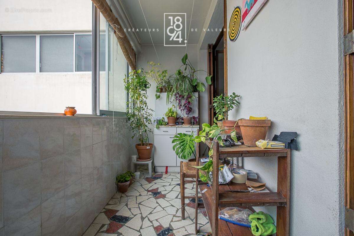 Appartement à MARSEILLE-4E