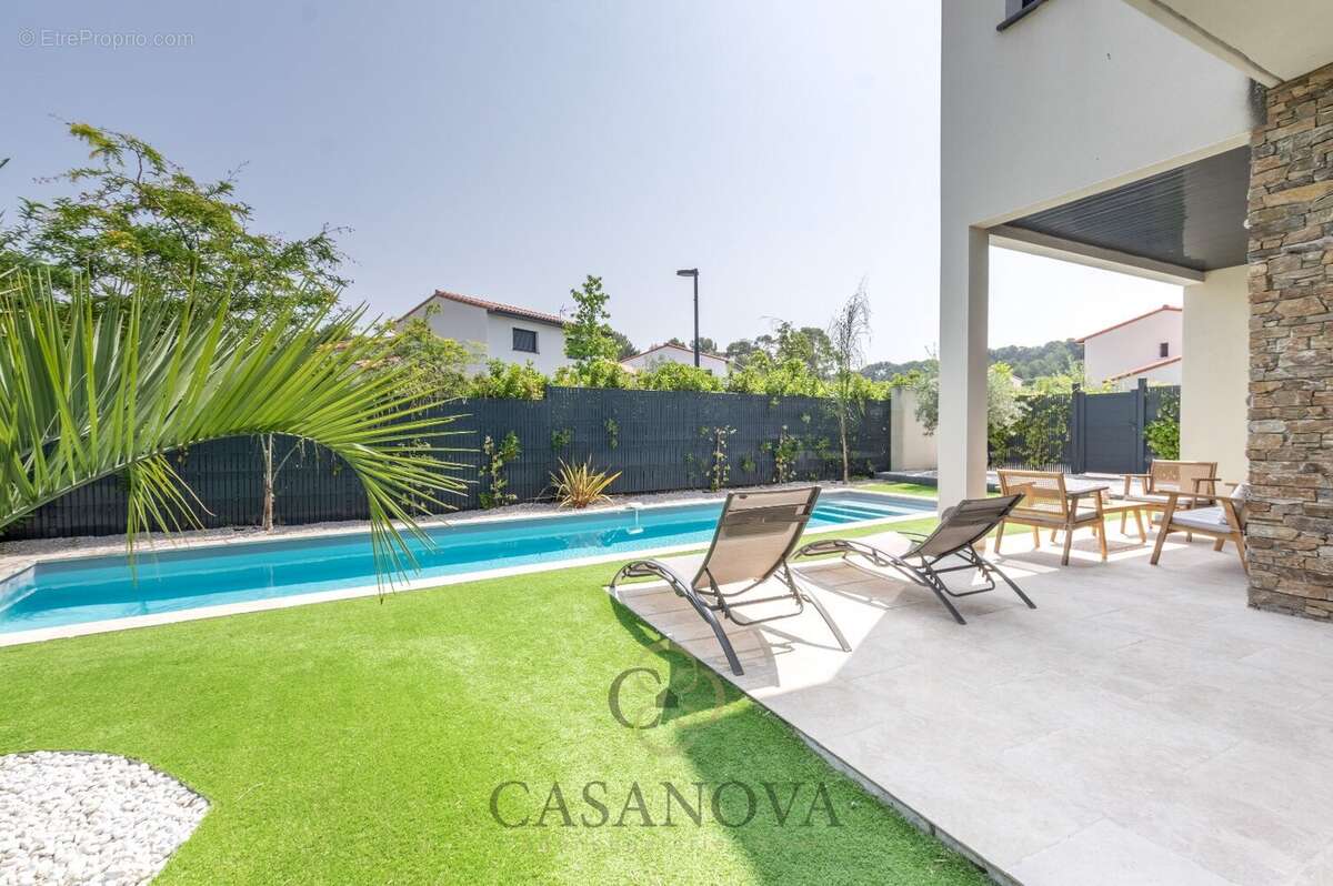 Montpellier Nord Villa contemporaine à Castelnau-le-Lez, 4 chambres, piscine, garage et bureau, proche tram - photo 4