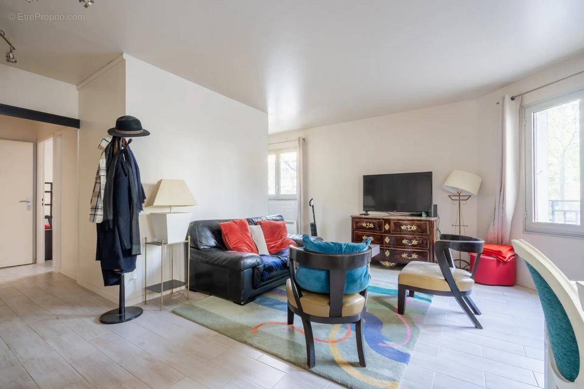 Appartement à PARIS-14E