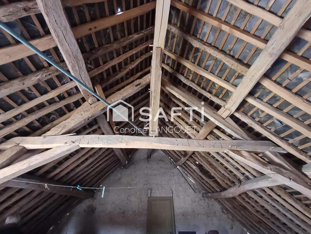 Photo 6 - Parking à SUBLAINES