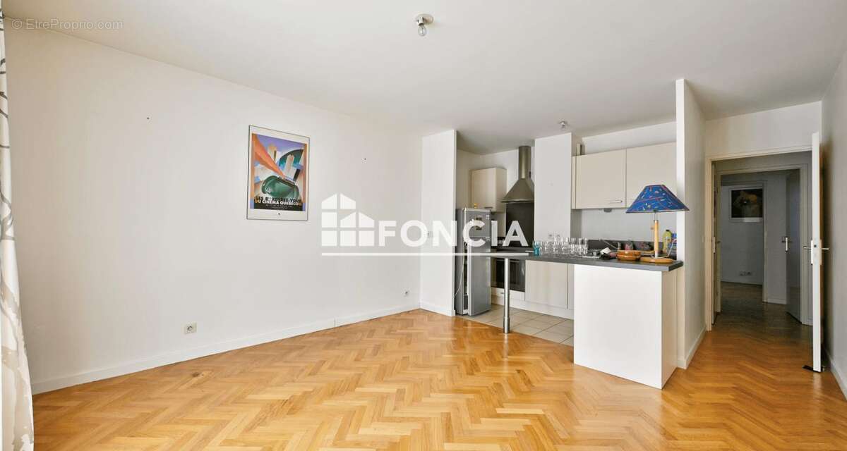 Bel appartement_59m2_rue bleriot à buc_2011 - photo 4