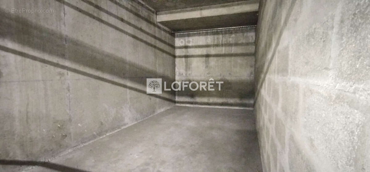 Parking à CALUIRE-ET-CUIRE