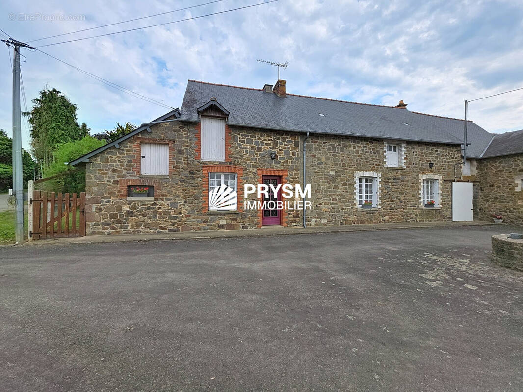 Maison à COMBOURG