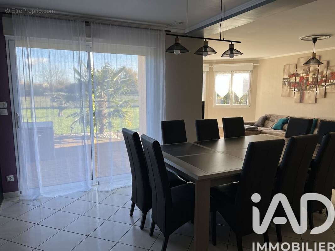 Maison 134 m² à Saint-Gaudent  - photo 4