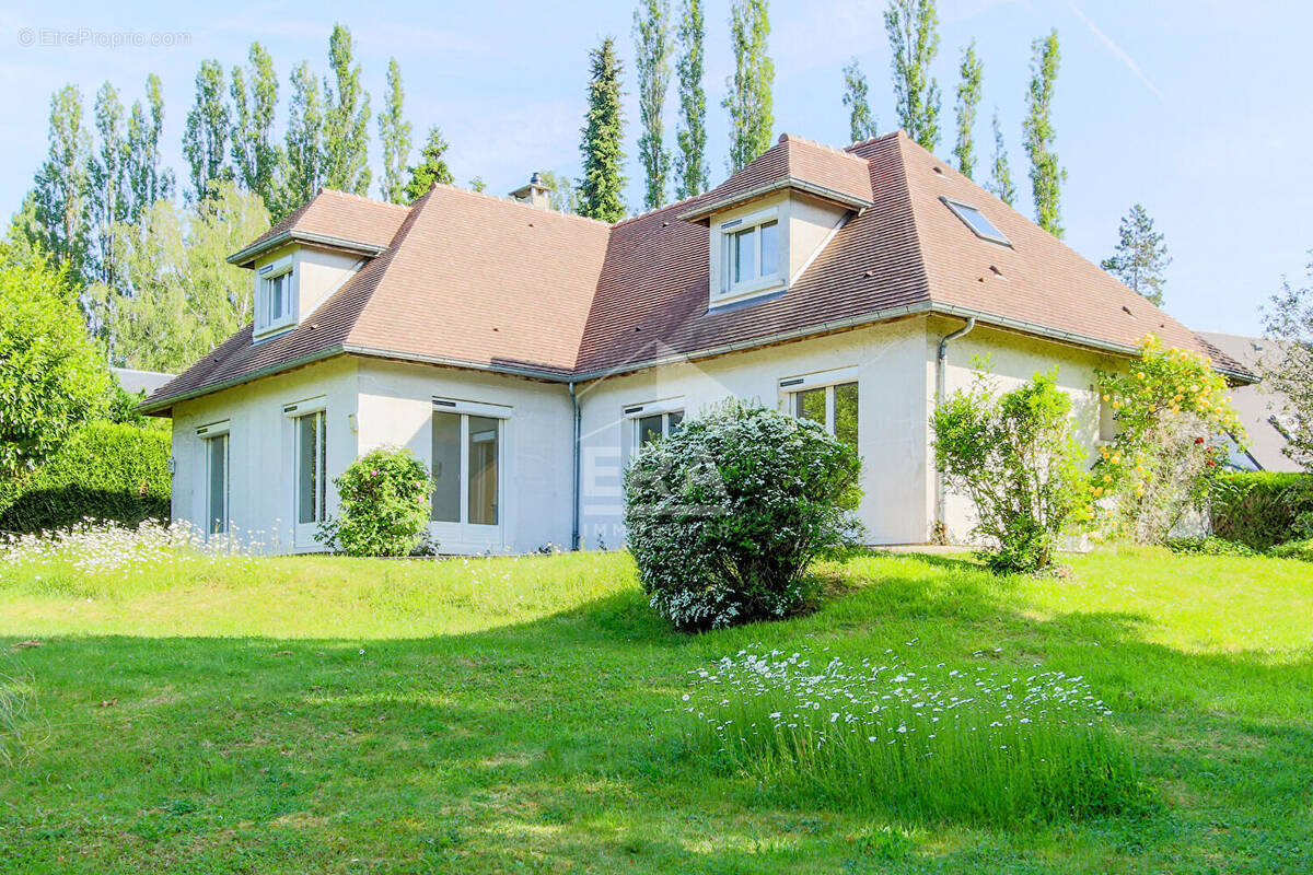 Maison à CRESPIERES