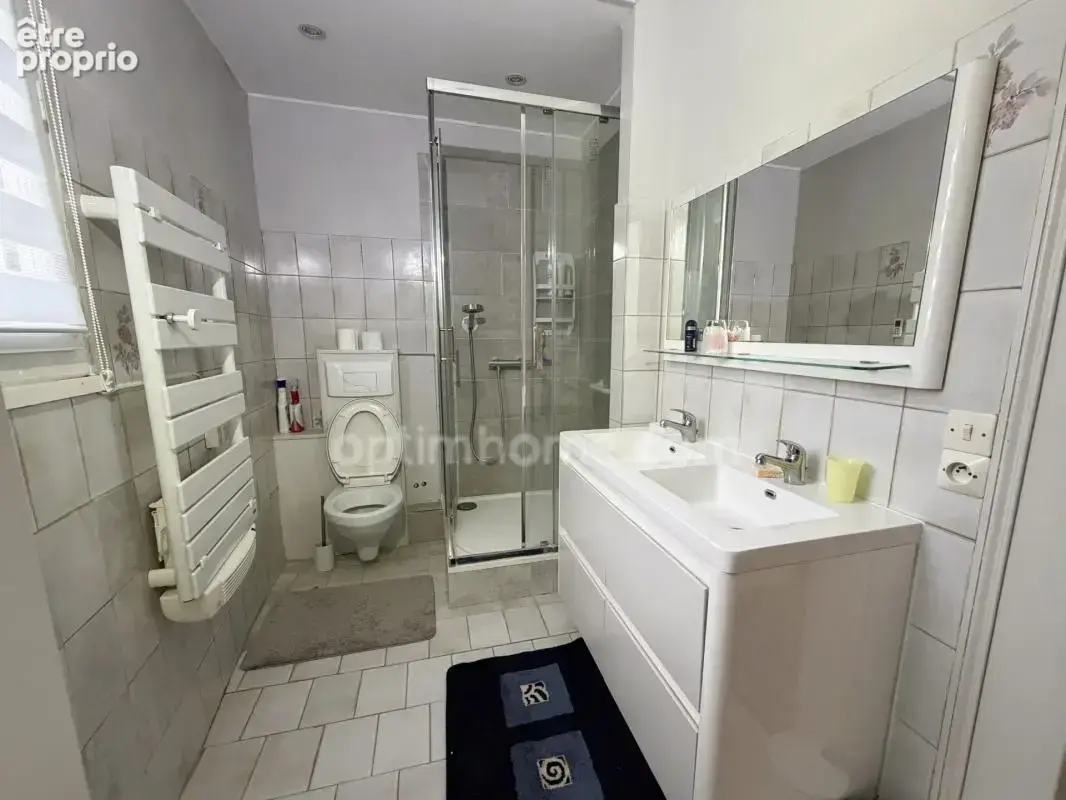 LISIEUX – Maison de caractère, 7 chambres, jardin et vue dégagée, proche centre ville - photo 19