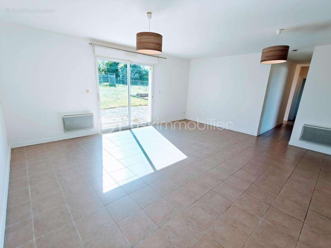 Maison à VERTEUIL-SUR-CHARENTE