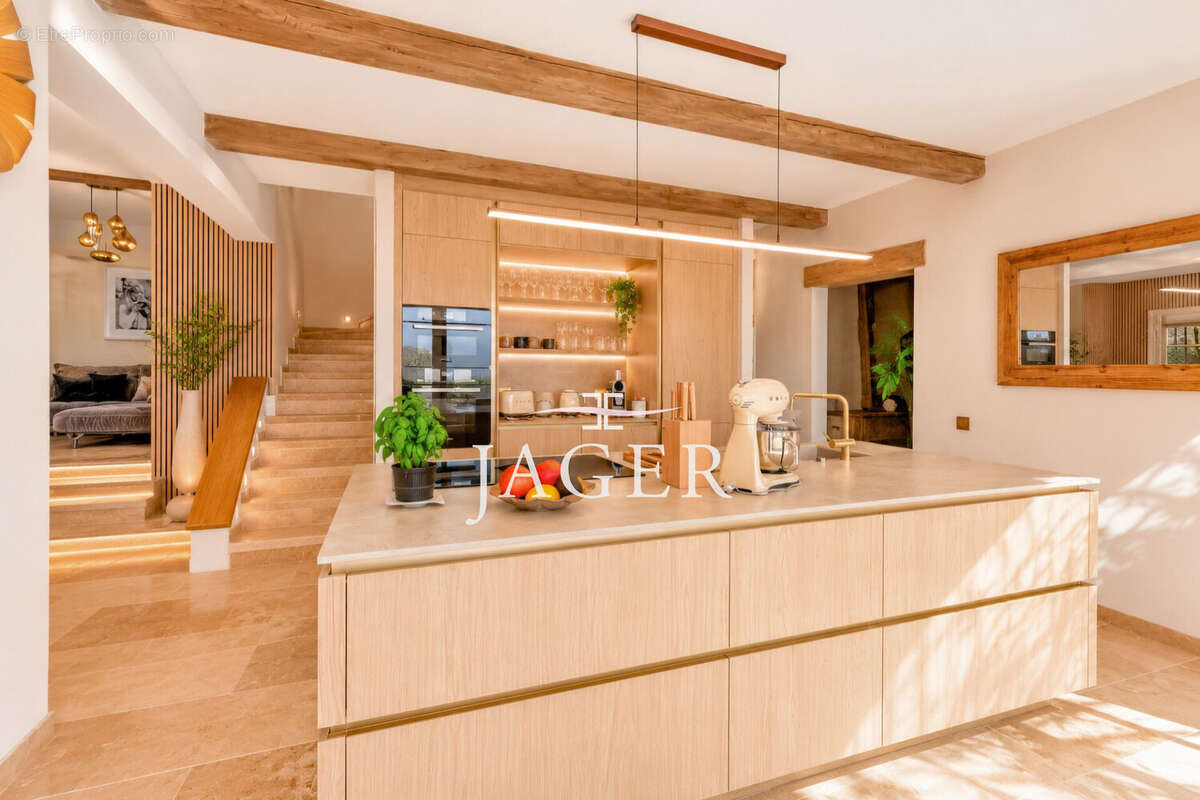 Maison 240 m² à Sainte-Maxime  - photo 7