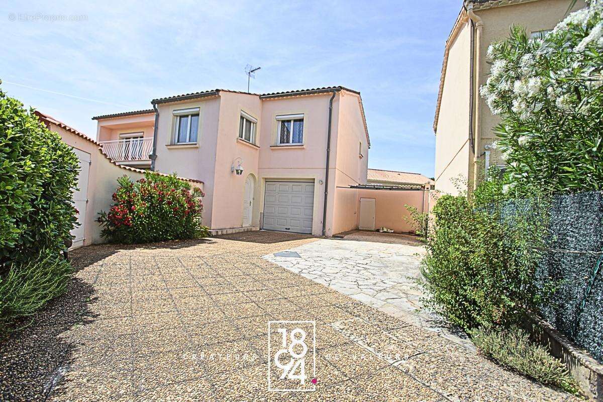 Maison à RODILHAN