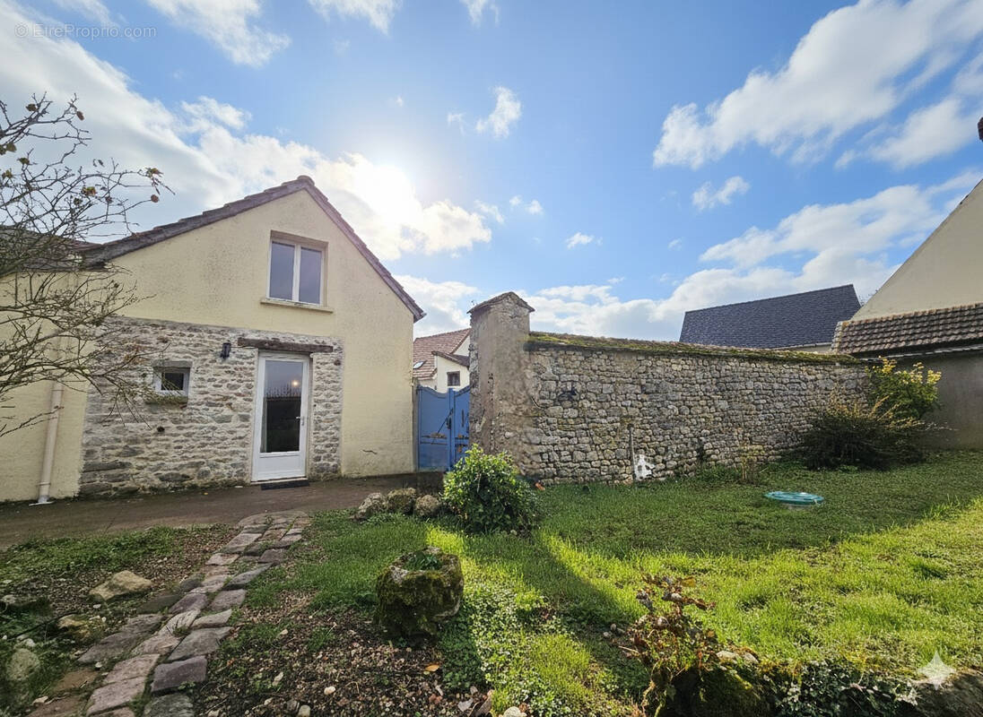 Maison à AUNEAU