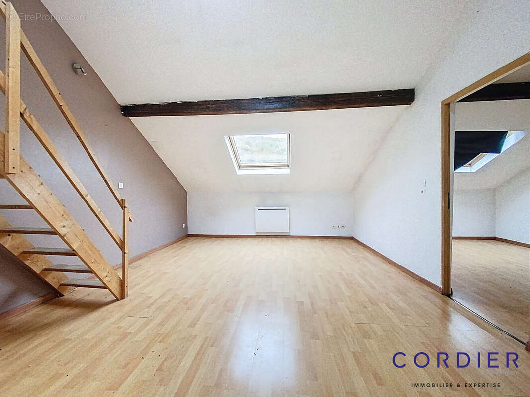 Appartement à ALGRANGE