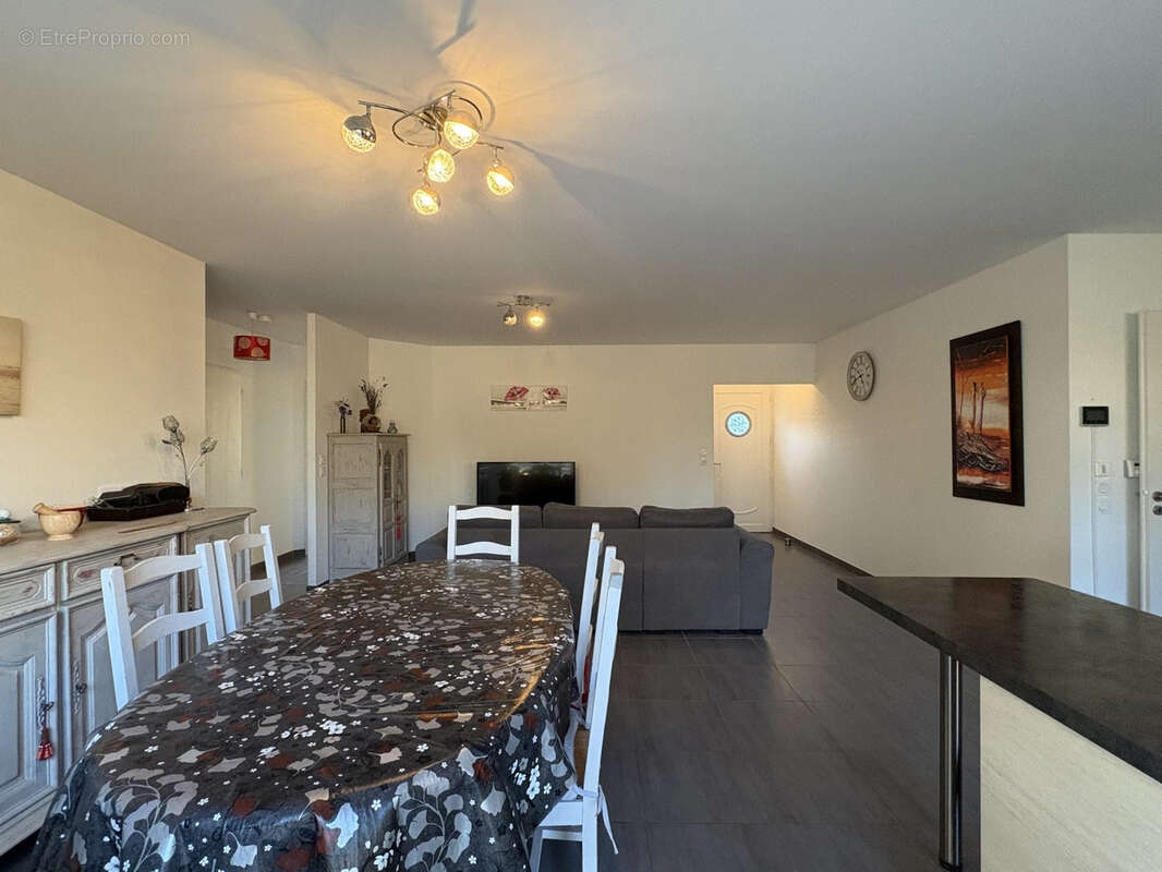 Maison à SAINT-SAUVEUR-D'AUNIS