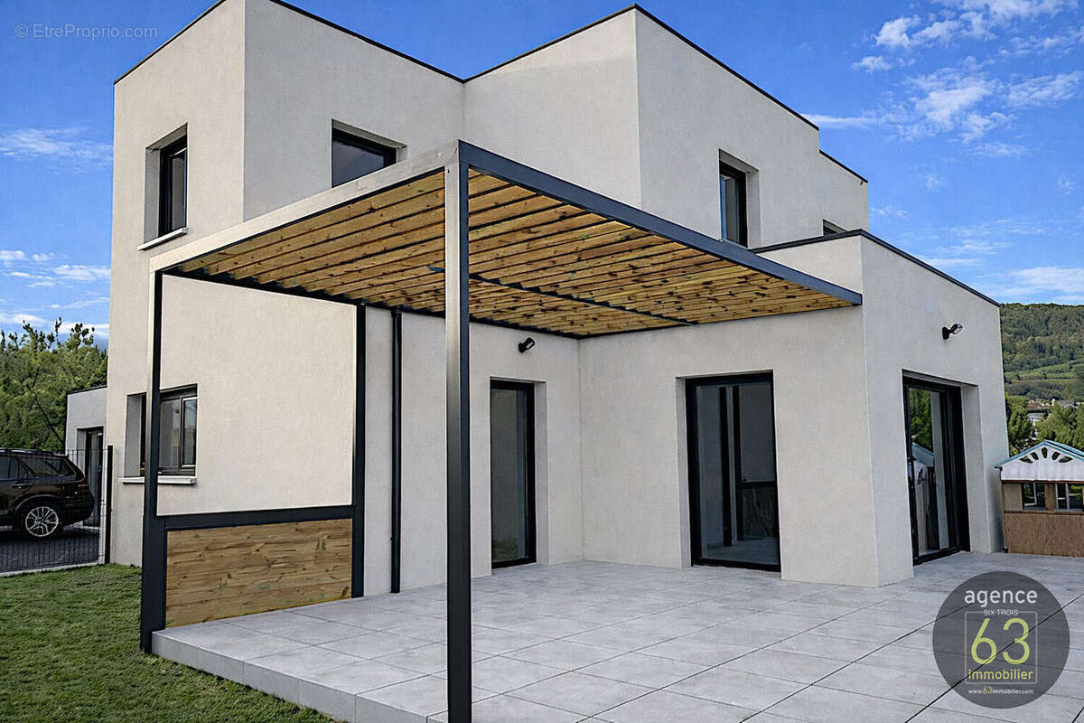 Maison à SAINT-AMANT-TALLENDE