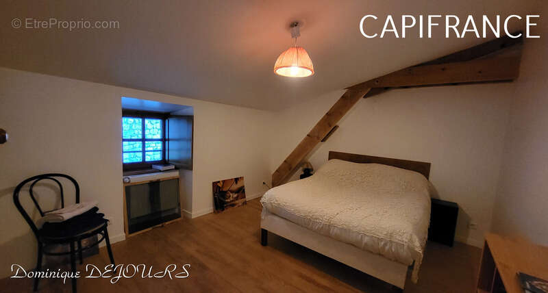 Maison à SAINT-SAUVEUR-DE-MONTAGUT