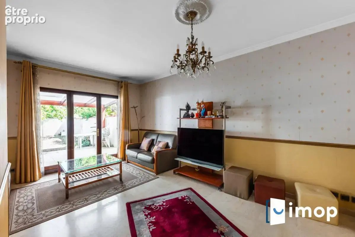 Quartier Mairie. 2mn RERA. Maison familiale 4/5ch. Jardin - photo 2