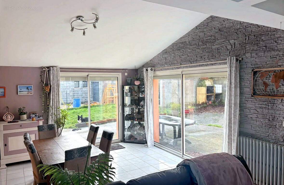 Maison à BOUGUENAIS