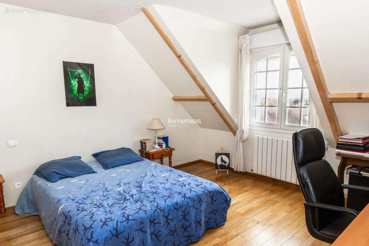 Maison à MORAINVILLIERS