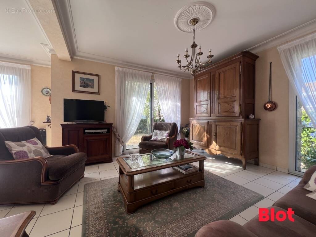 Maison 102 m² à Vannes  - photo 2