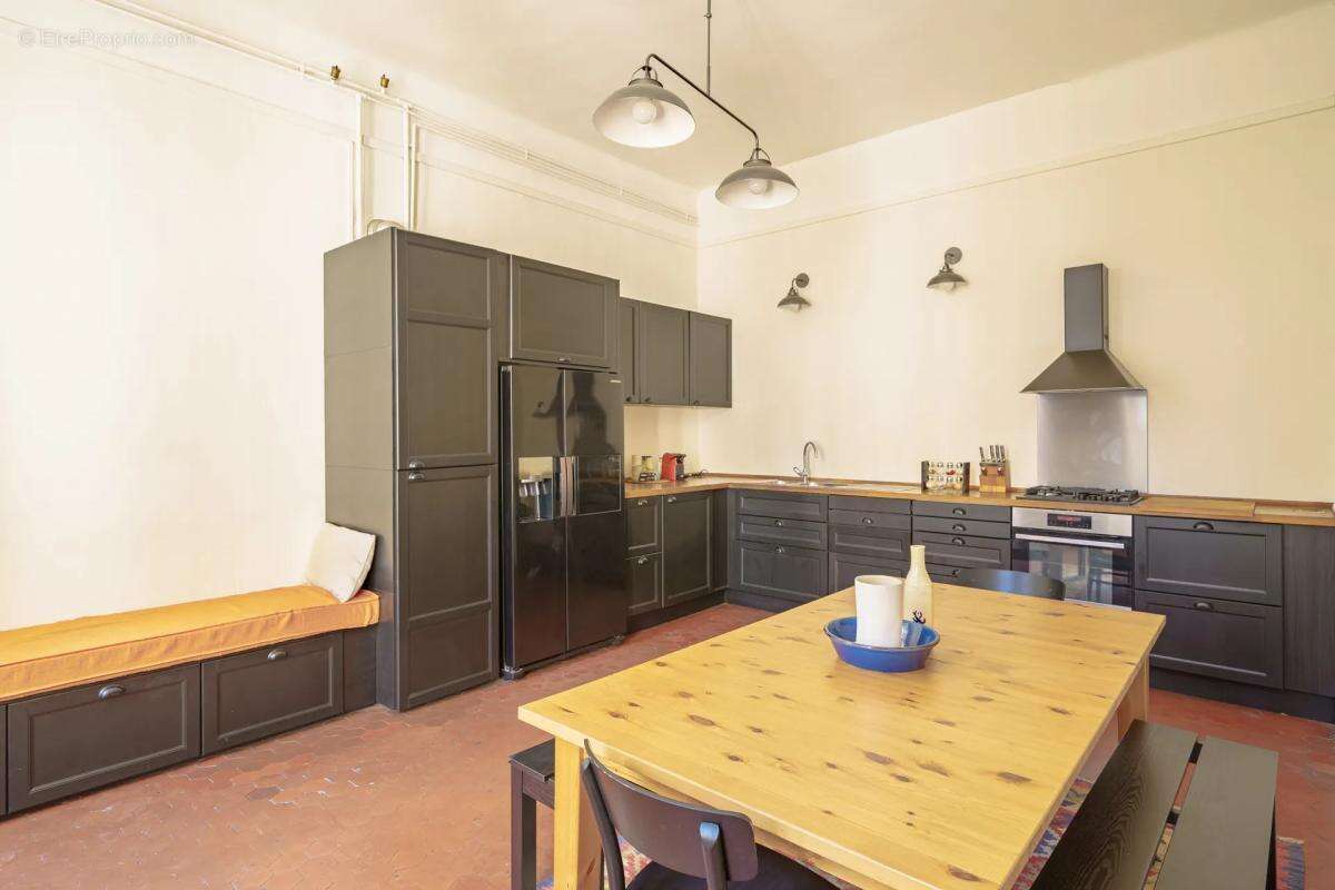 Appartement à MARSEILLE-1E