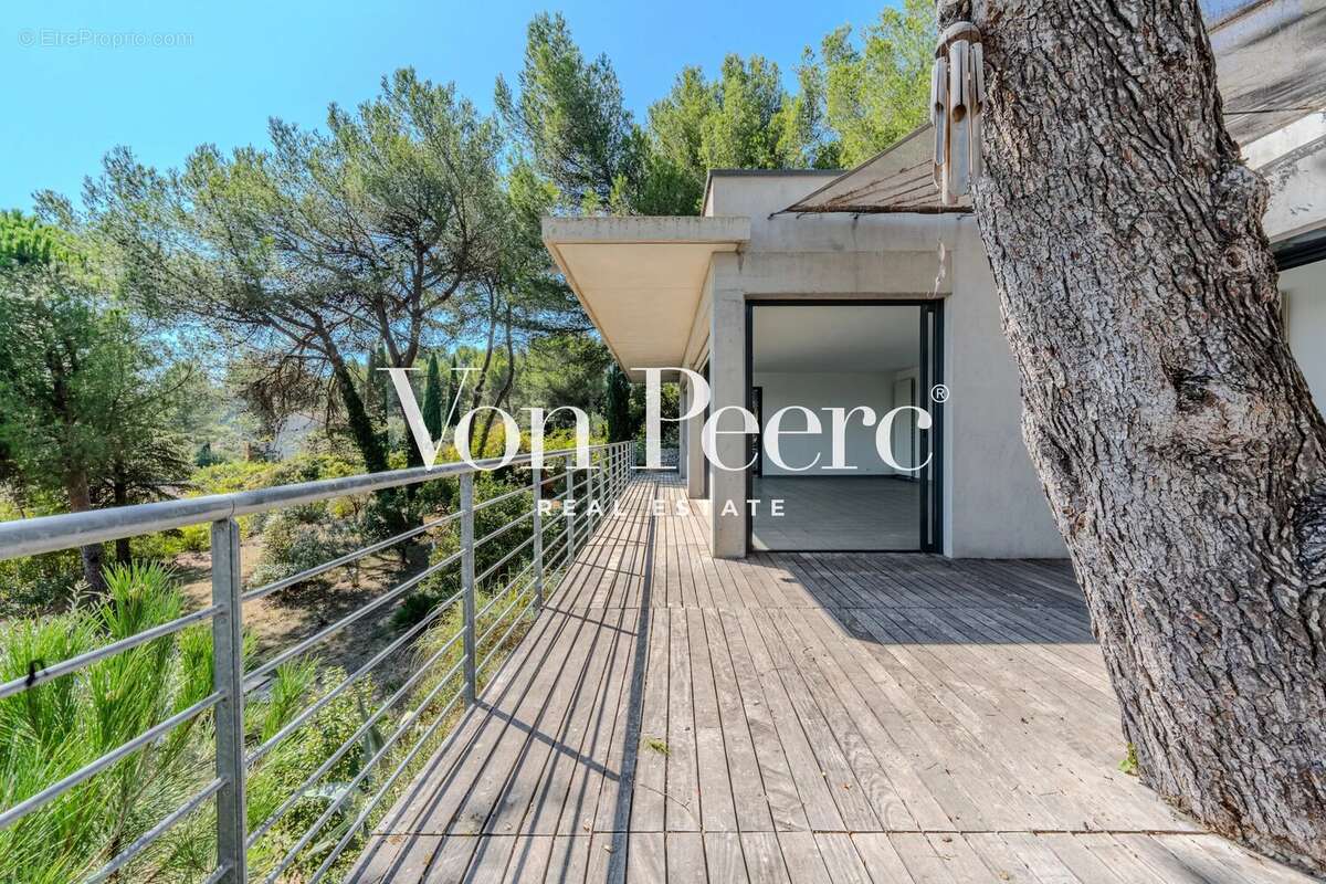 Maison à VILLENEUVE-LES-AVIGNON