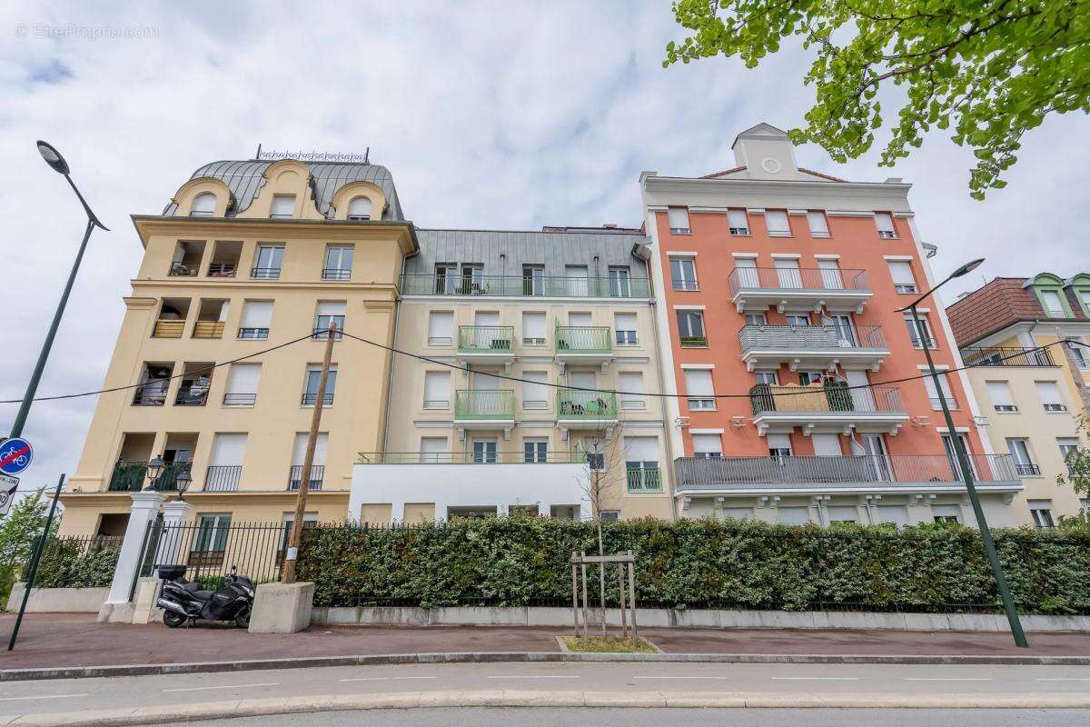 Appartement à LE BLANC-MESNIL