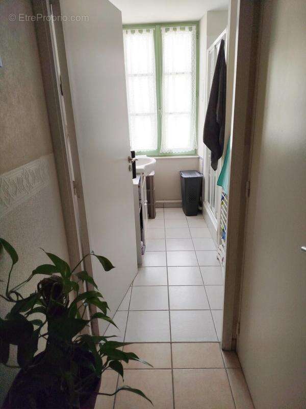 Vous voulez investir à pont l'abbé  avec commerce de proximité à pied - photo 5