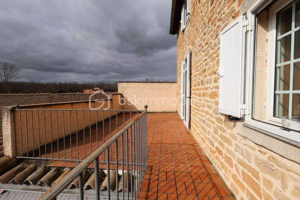 Maison à CRECHES-SUR-SAONE